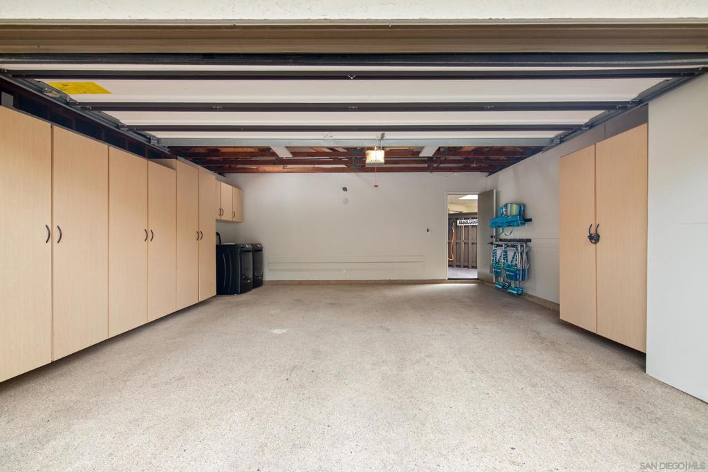 2452 Azure Coast Dr Property Photo 40