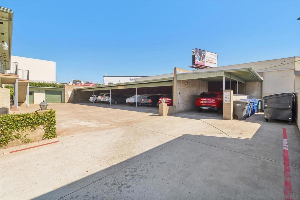 8870 La Mesa Blvd Property Photo 4
