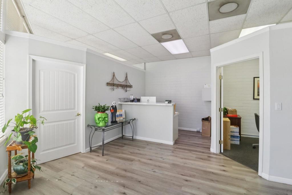 8870 La Mesa Blvd Property Photo 8