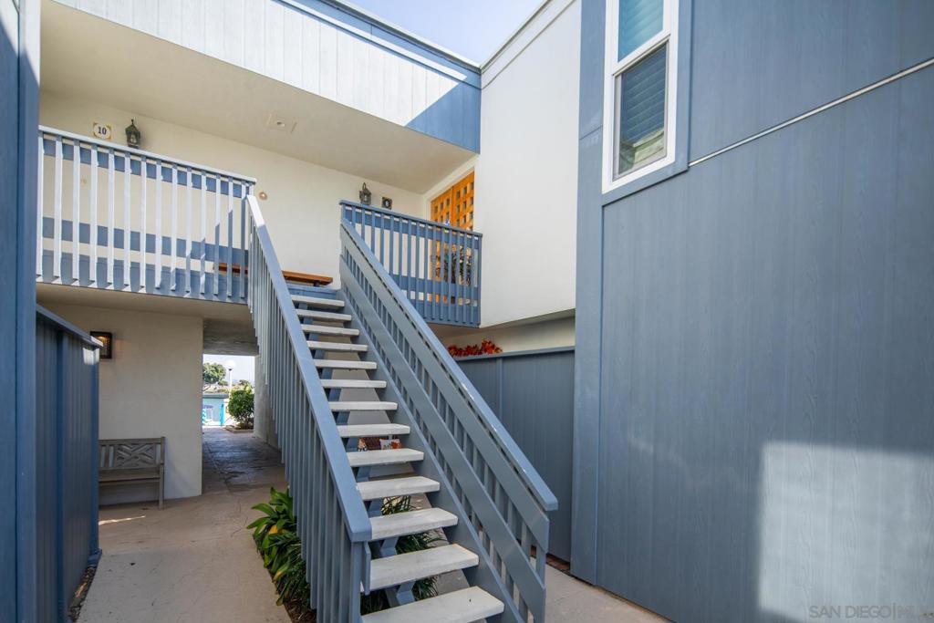 8 Antigua Ct Property Photo 3