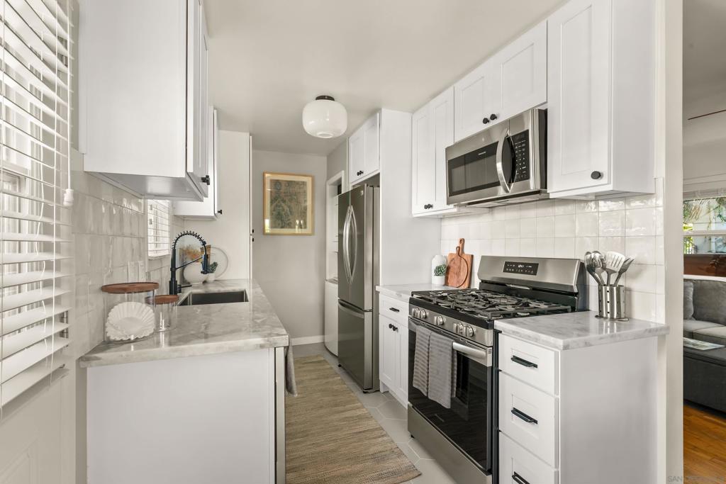 1453 Thomas Ave Property Photo 4