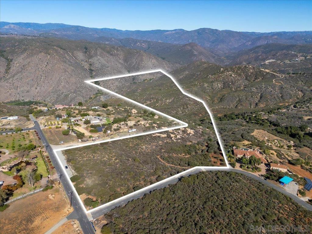 Downs Way Property Photo 4