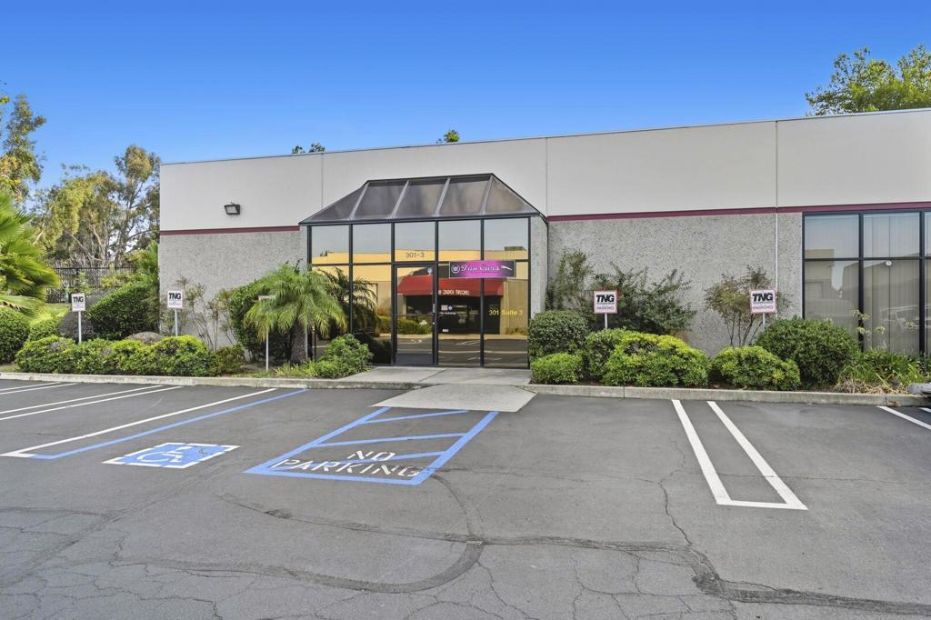 301 Enterprise St, Suite 3 Property Photo 2