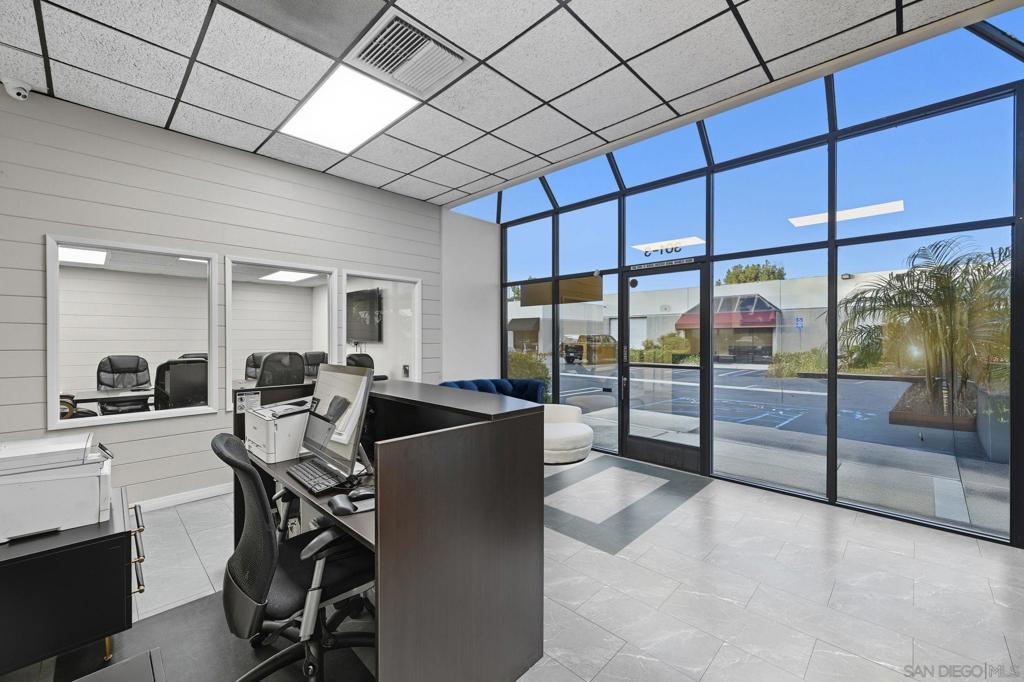 301 Enterprise St, Suite 3 Property Photo 4