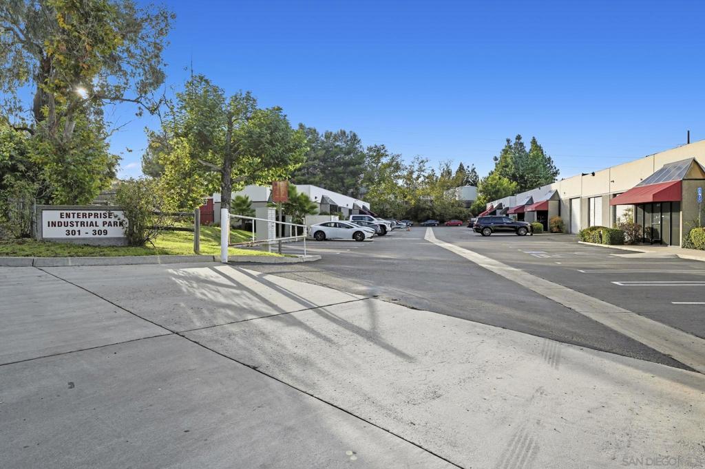 301 Enterprise St, Suite 3 Property Photo 17