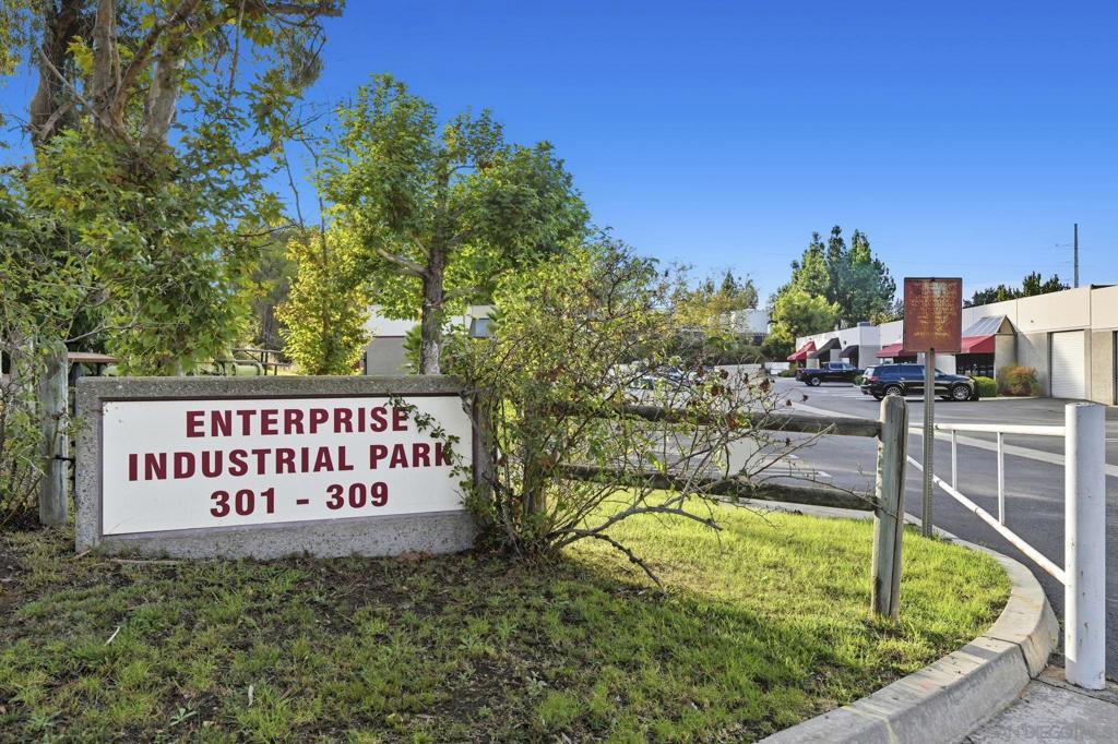 301 Enterprise St, Suite 3 Property Photo 18