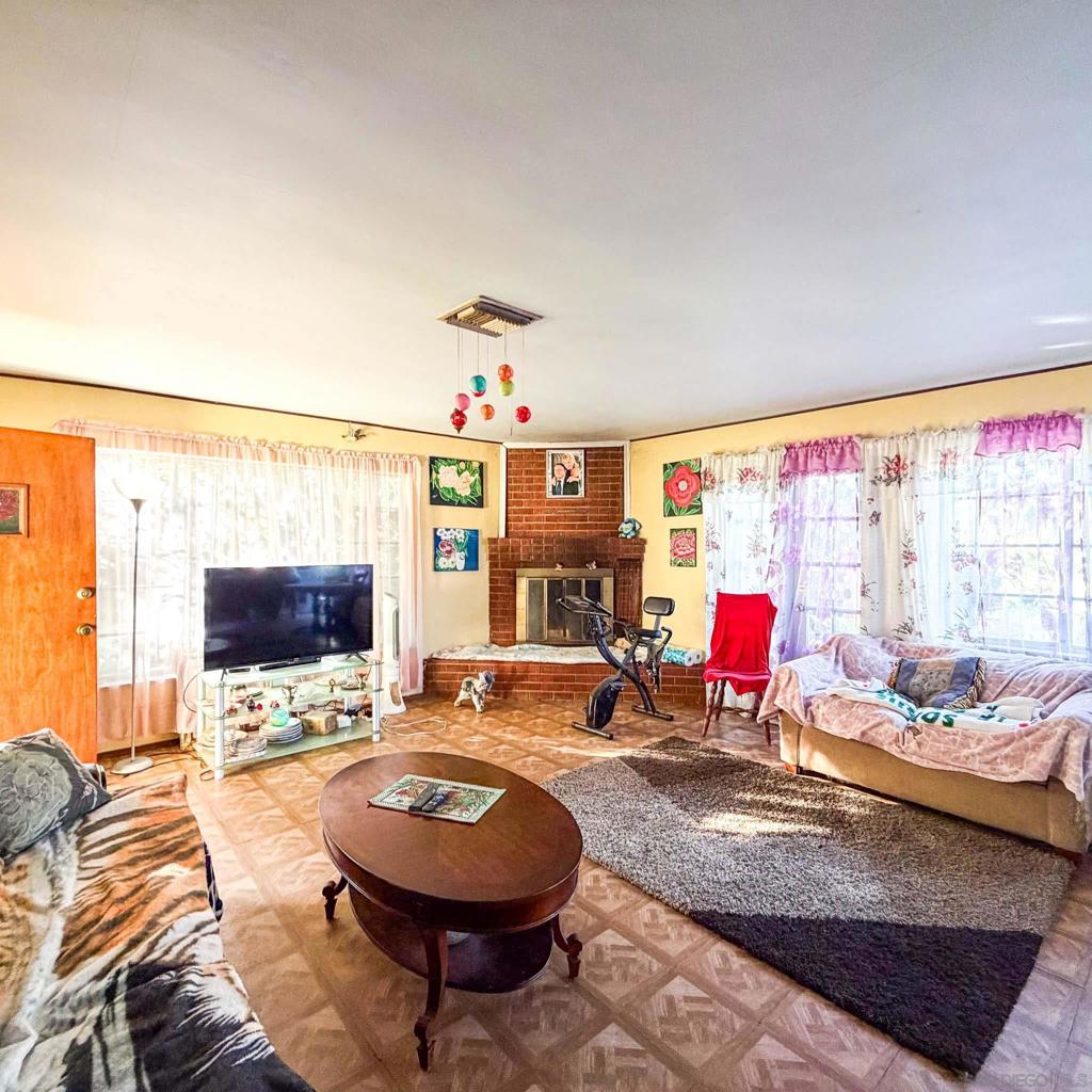 4370 Lynndale Ln Property Photo 7