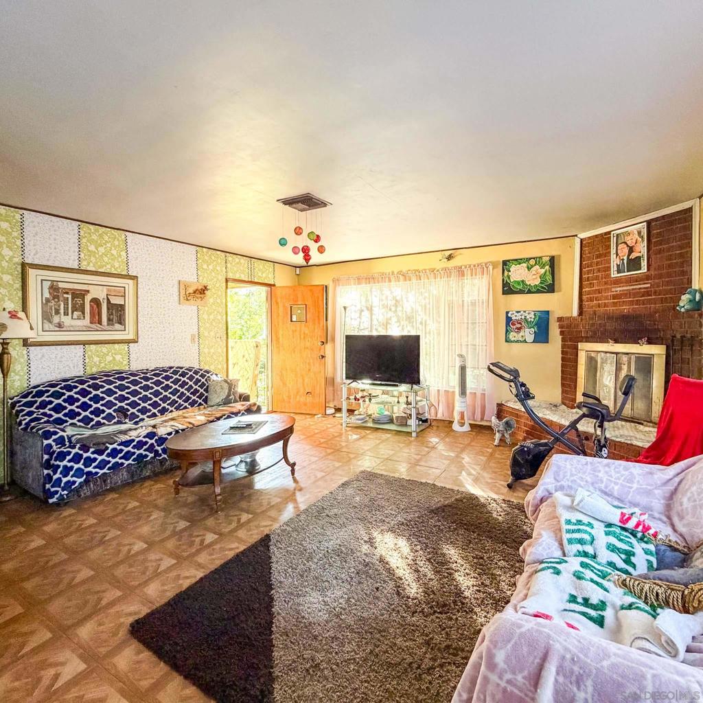 4370 Lynndale Ln Property Photo 8