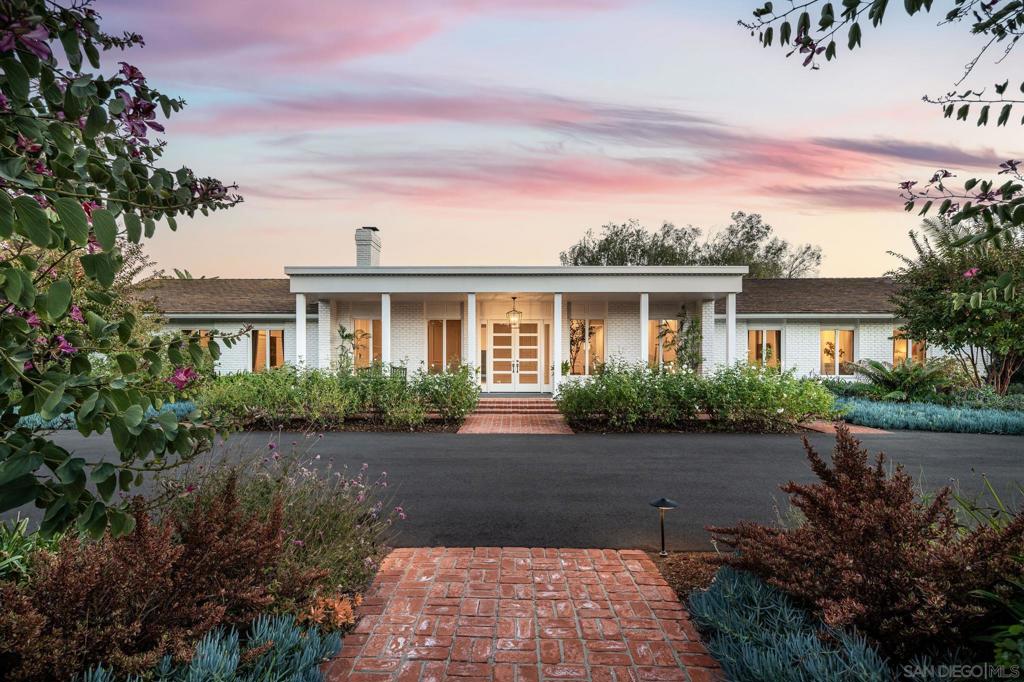 16039 Via Del Alba Property Photo 3