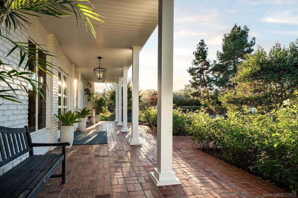 16039 Via Del Alba Property Photo 4