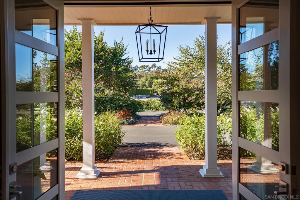16039 Via Del Alba Property Photo 5