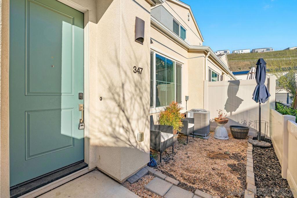 347 Sweet Pl Property Photo 2