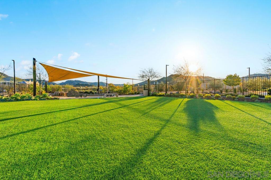 347 Sweet Pl Property Photo 6