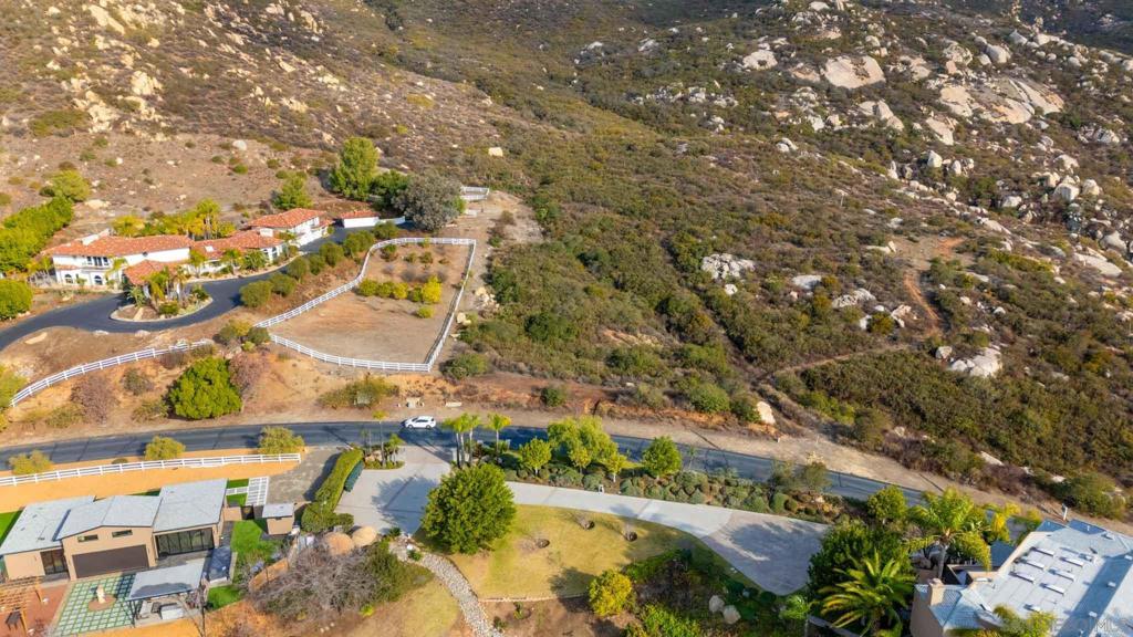 87 Presilla Dr Property Photo 3