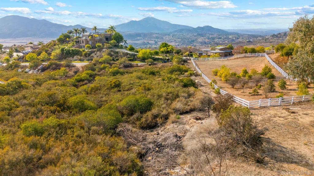 87 Presilla Dr Property Photo 26
