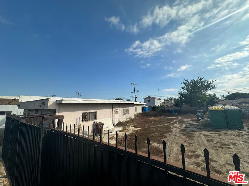 1726 W Compton Boulevard Property Photo 2