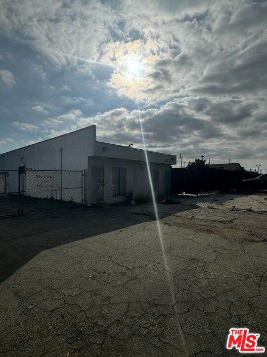 1726 W Compton Boulevard Property Photo 4