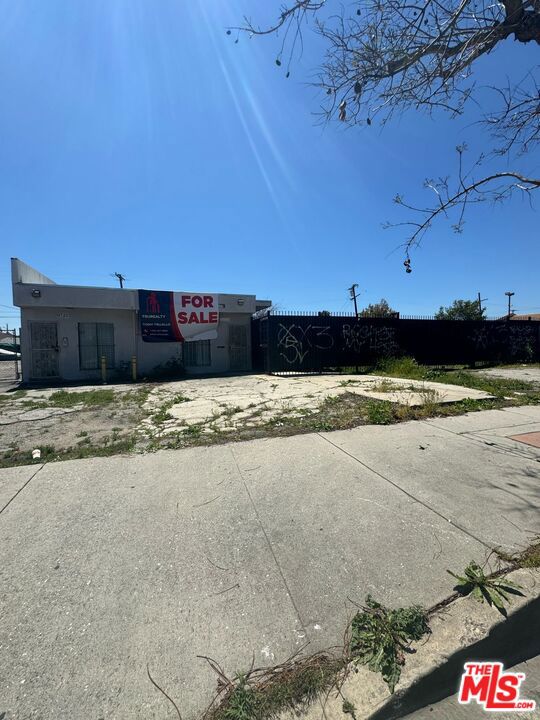 1726 W Compton Boulevard Property Photo 5