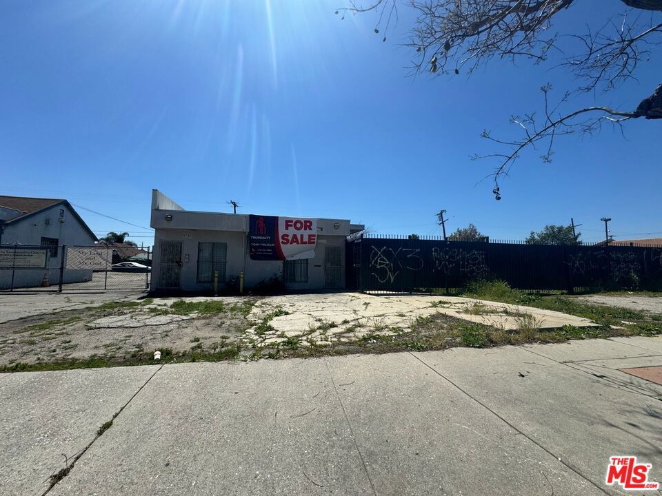 1726 W Compton Boulevard Property Photo 6