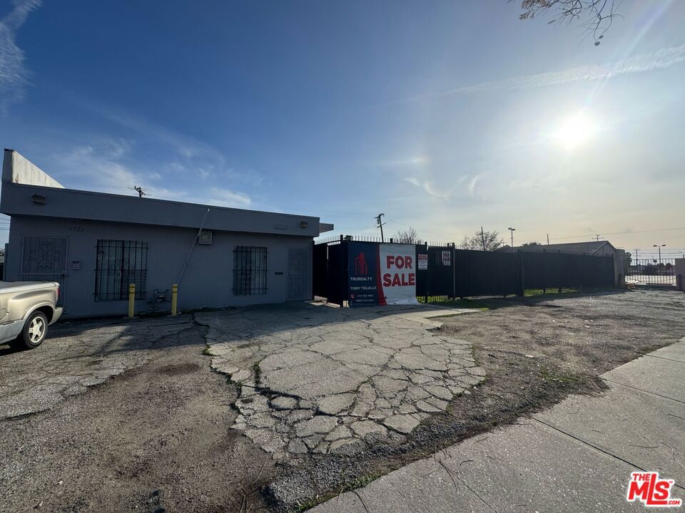 1726 W Compton Boulevard Property Photo 10