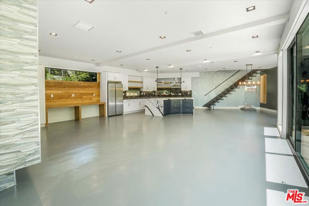 1021 Teakwood Drive Property Photo 10