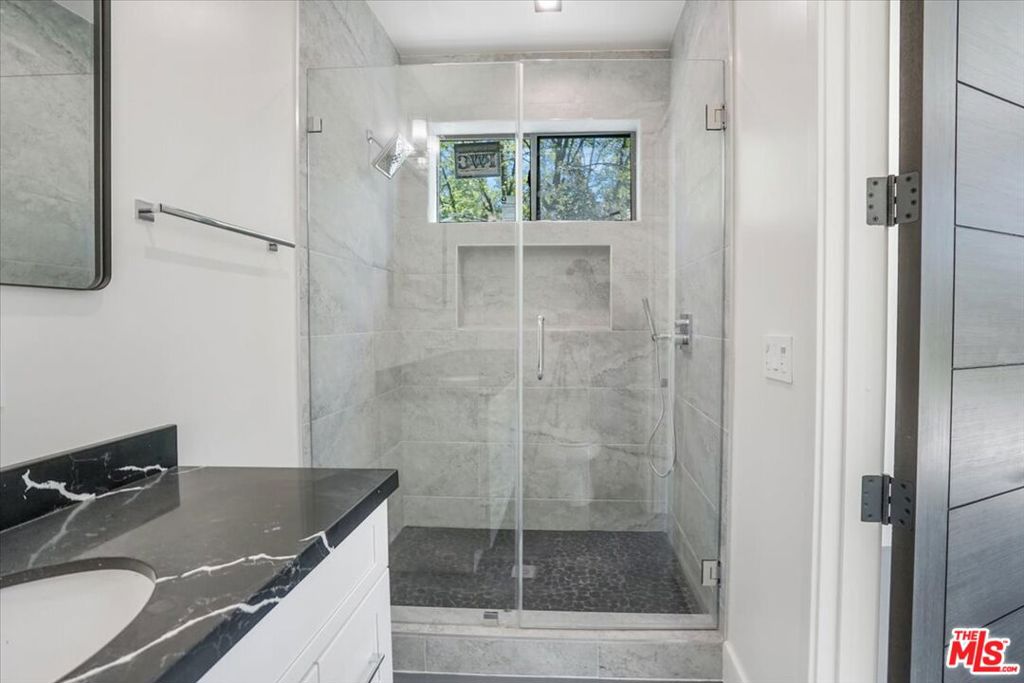 1021 Teakwood Drive Property Photo 32