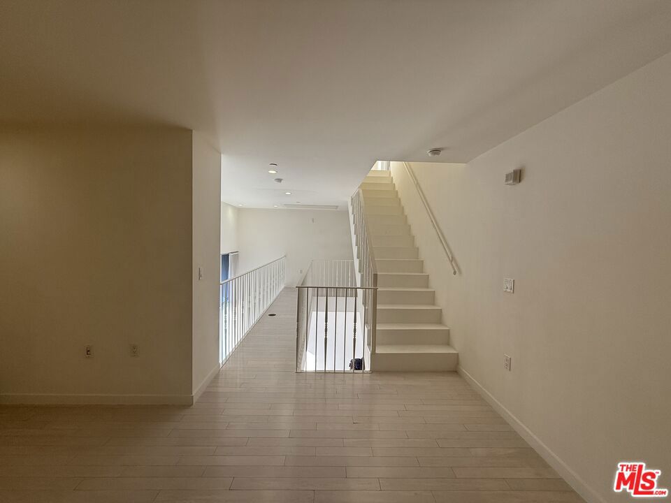 7917 Willoughby Avenue 5 Property Photo 11