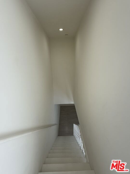 7917 Willoughby Avenue 5 Property Photo 12
