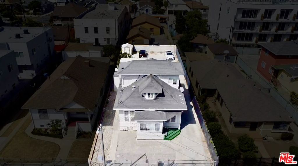 1147 S Mariposa Avenue Property Photo 2