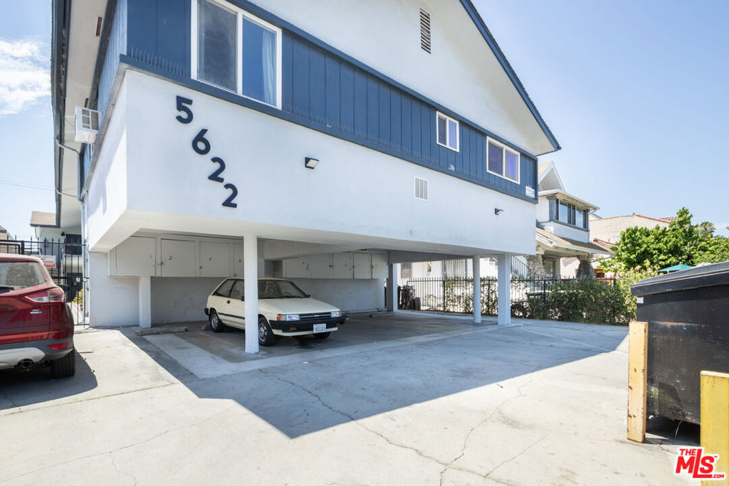 5622 La Mirada Avenue Property Photo 3