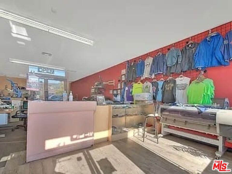 2008 W Whittier Boulevard Property Photo 12