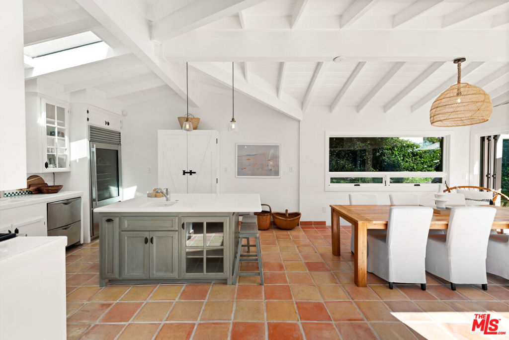 31562 Broad Beach Road Property Photo 9