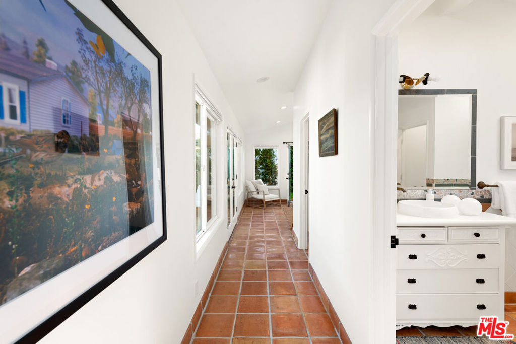 31562 Broad Beach Road Property Photo 14