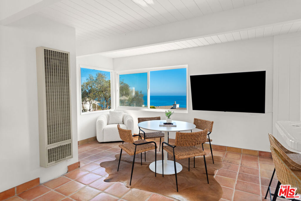 31562 Broad Beach Road Property Photo 23