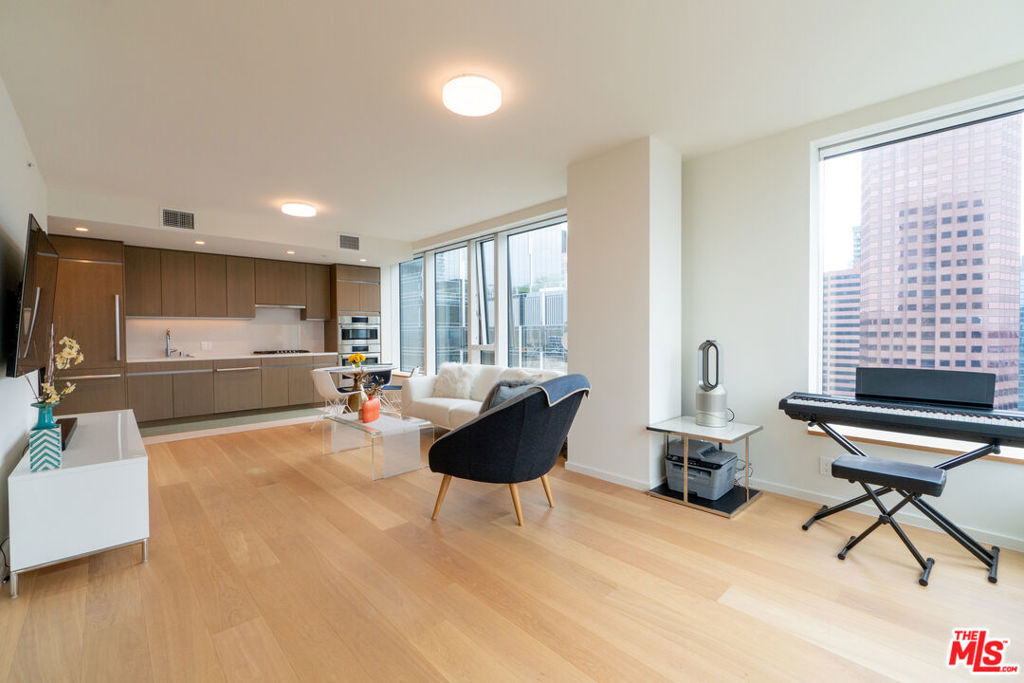 889 Francisco Street 1903 Property Photo 5