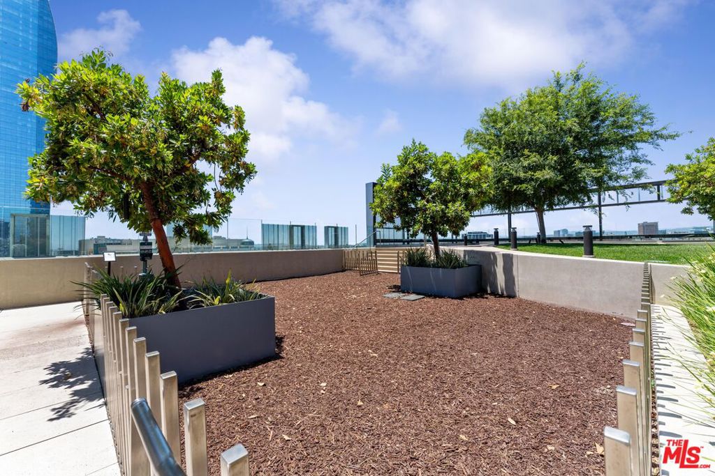 889 Francisco Street 1903 Property Photo 27