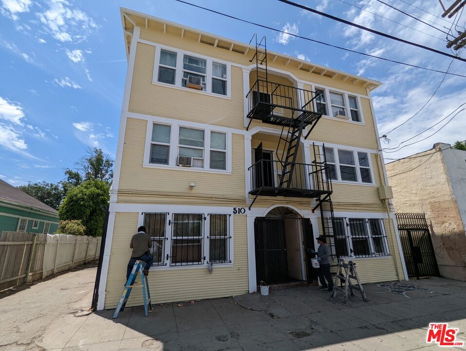 510 E 23rd Street Property Photo 2