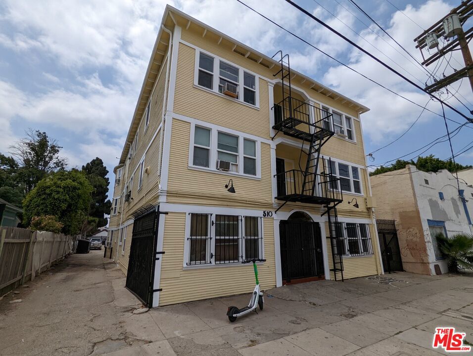 510 E 23rd Street Property Photo 3