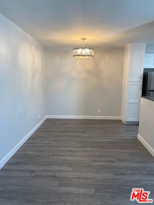 12931 Oxnard Street B Property Photo 2