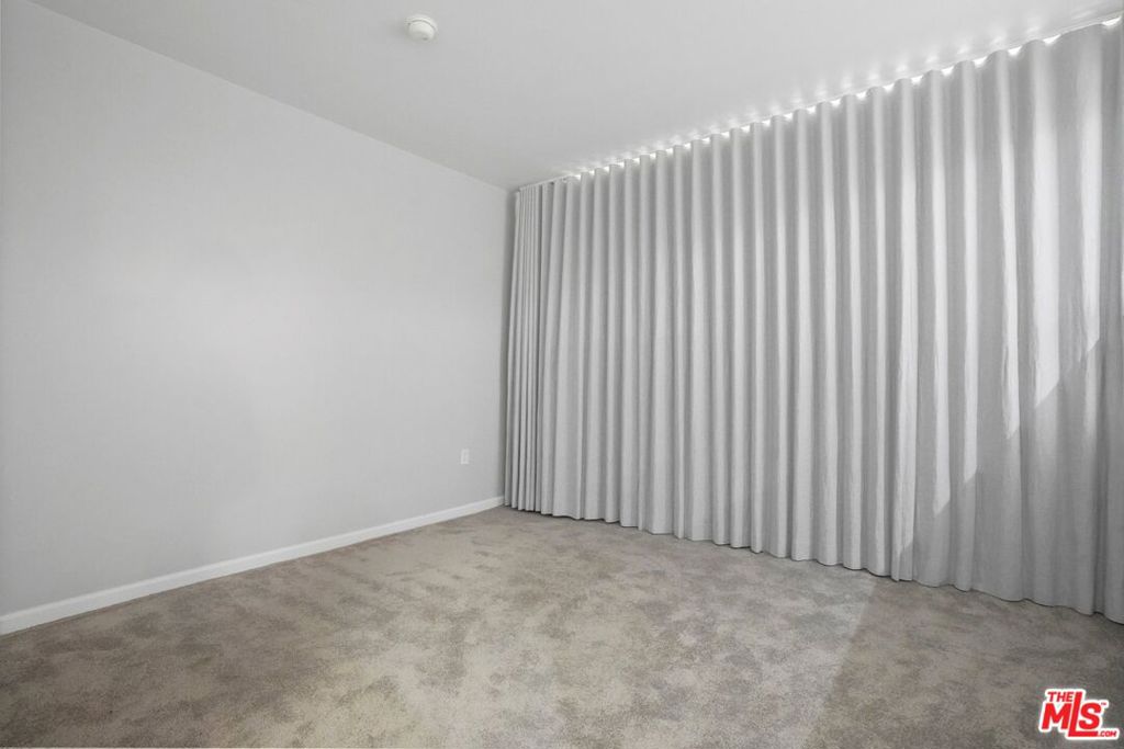1100 Wilshire 3404 Property Photo 9
