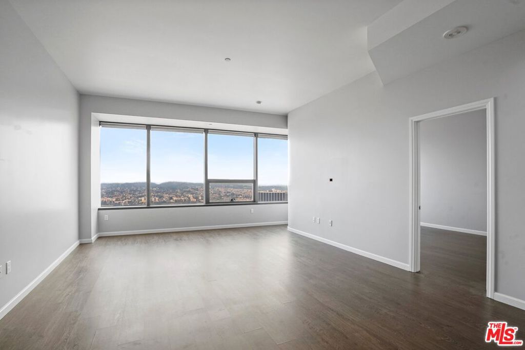 1100 Wilshire 3404 Property Photo 17