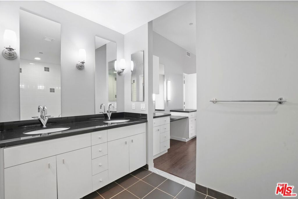 1100 Wilshire 3404 Property Photo 26