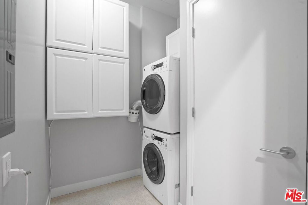 1100 Wilshire 3404 Property Photo 31