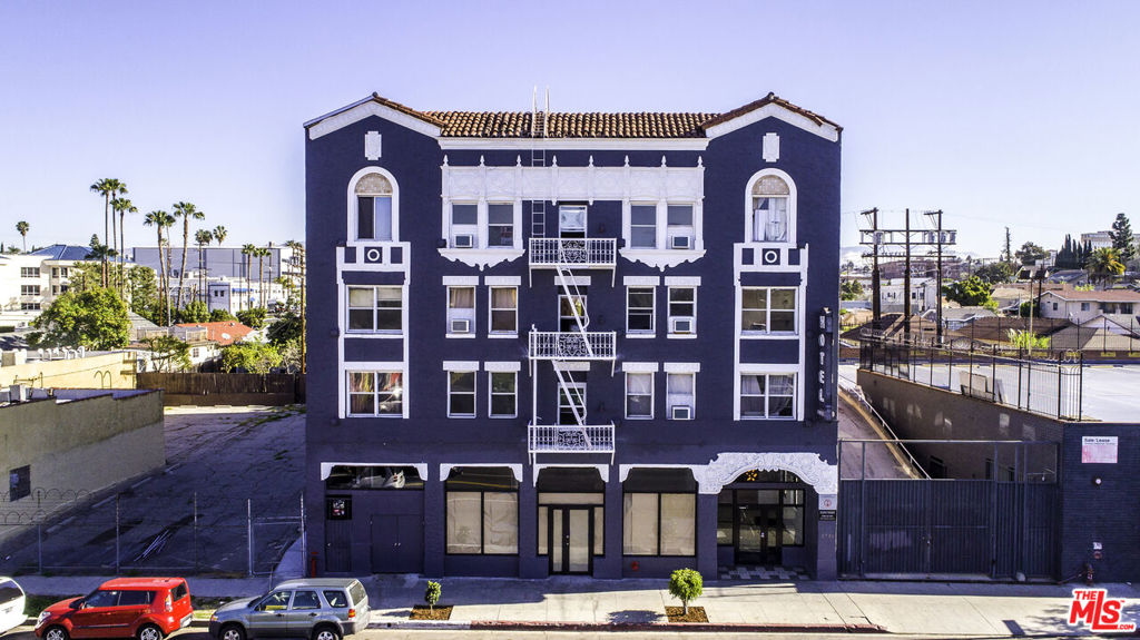 2731 Beverly Boulevard Property Photo 1