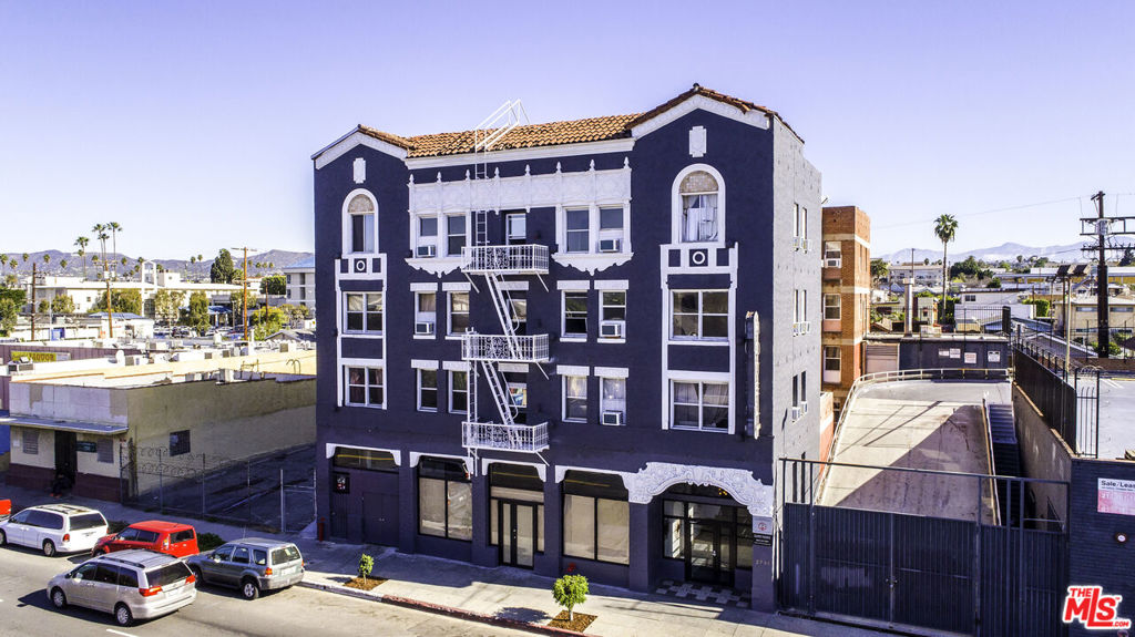 2731 Beverly Boulevard Property Photo 2