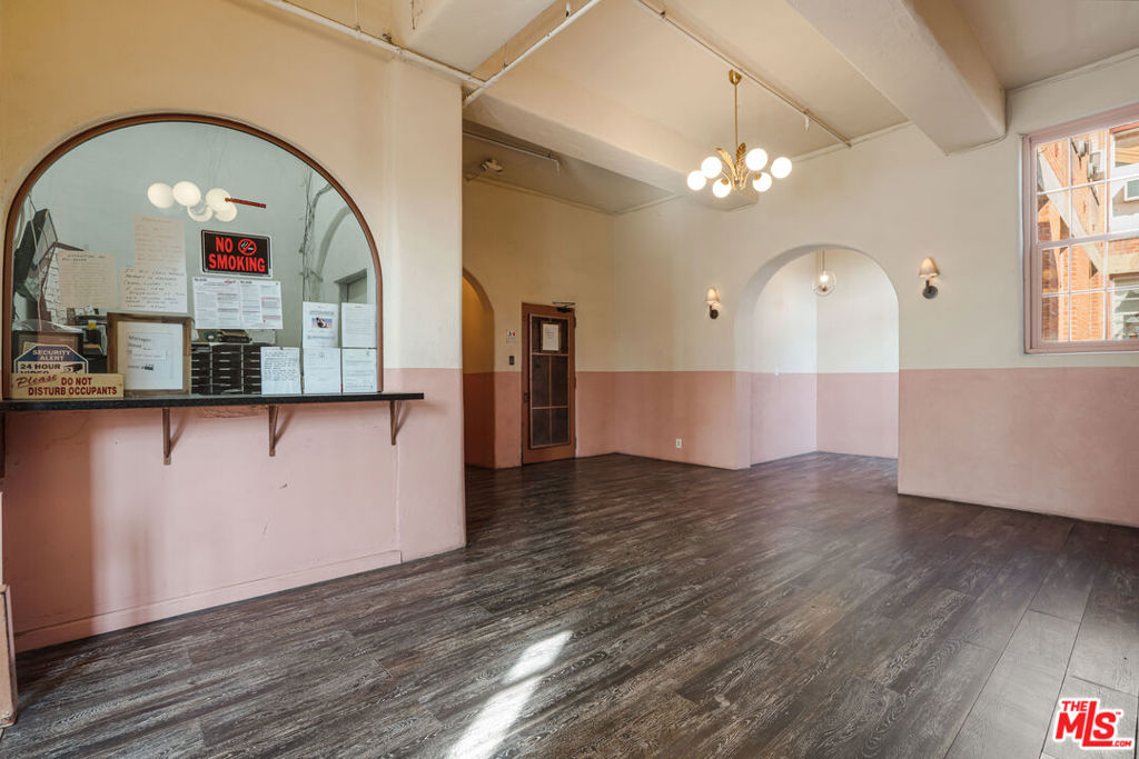 2731 Beverly Boulevard Property Photo 14