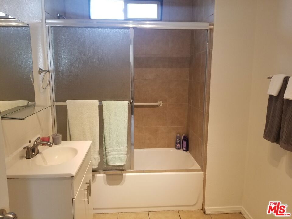 1716 W 45th Street Property Photo 4