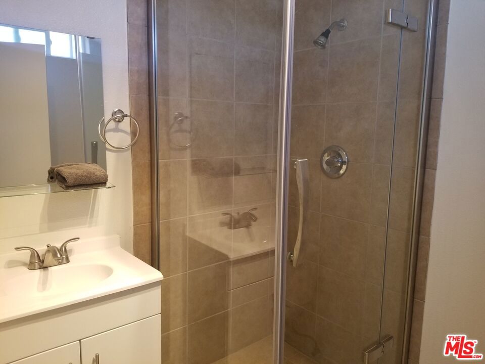 1716 W 45th Street Property Photo 5