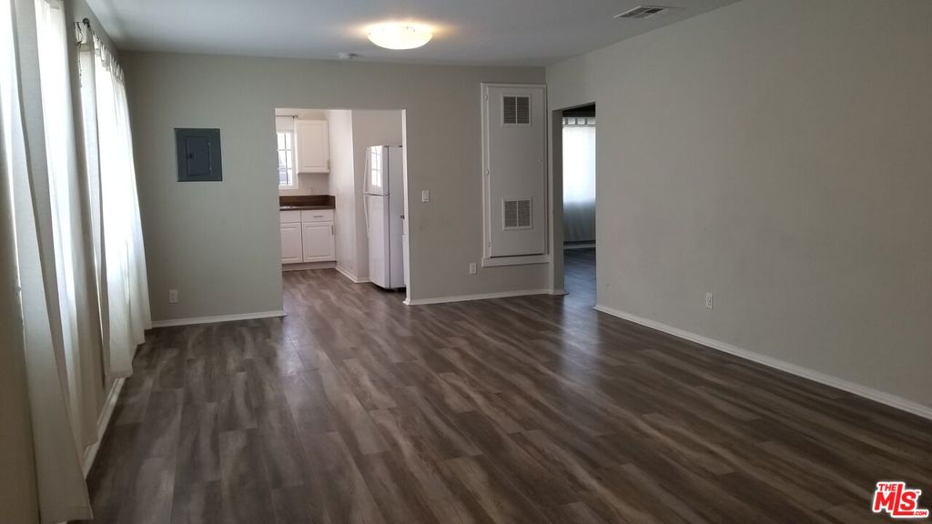 1716 W 45th Street Property Photo 6