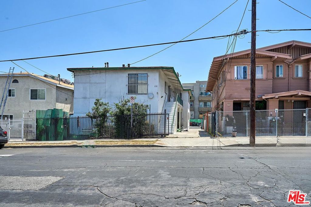 1116 S Berendo Street 1 Property Photo 13